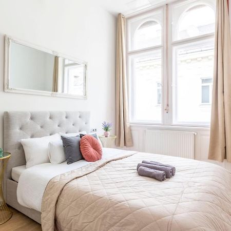 בודפשט Exclusive Central Apartment Next To The Fashion Street מראה חיצוני תמונה