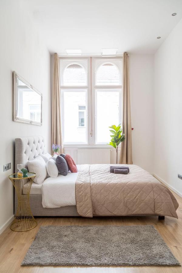 בודפשט Exclusive Central Apartment Next To The Fashion Street מראה חיצוני תמונה